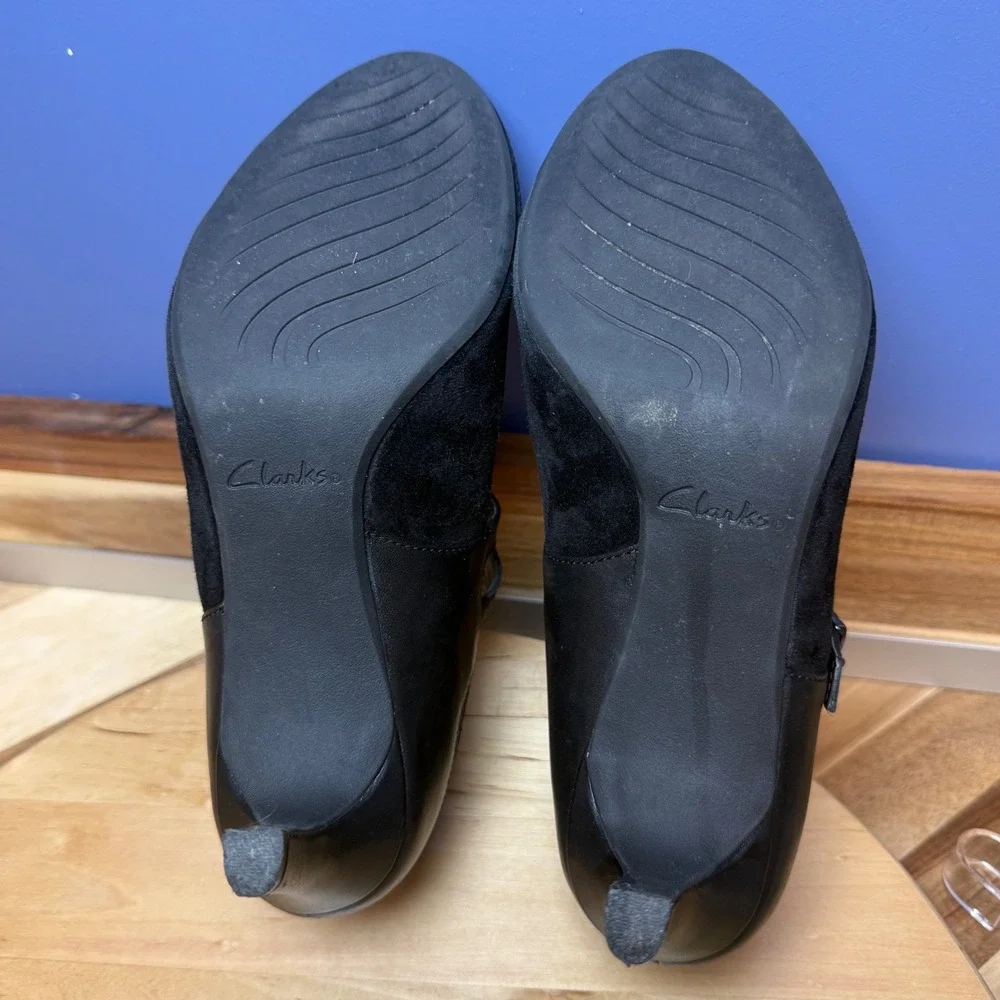 Clarks Womens Black Suede Leather Mary Jane‎ Pumps Buckle Strap Heels Round Toe